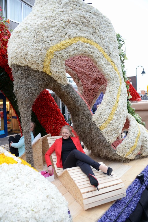 ../Images/Bloemencorso Noordwijkerhout 115.jpg